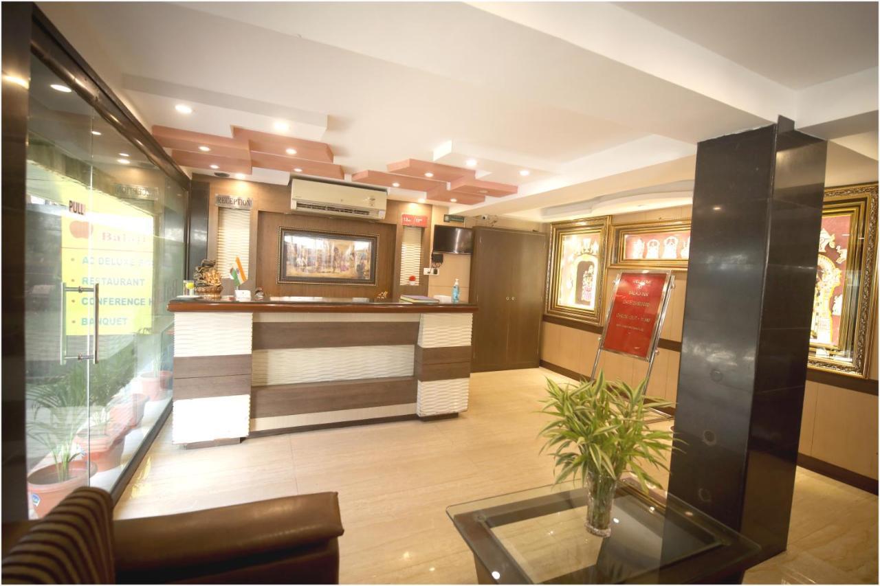 Apples Balaji Inn Сіліґурі Екстер'єр фото