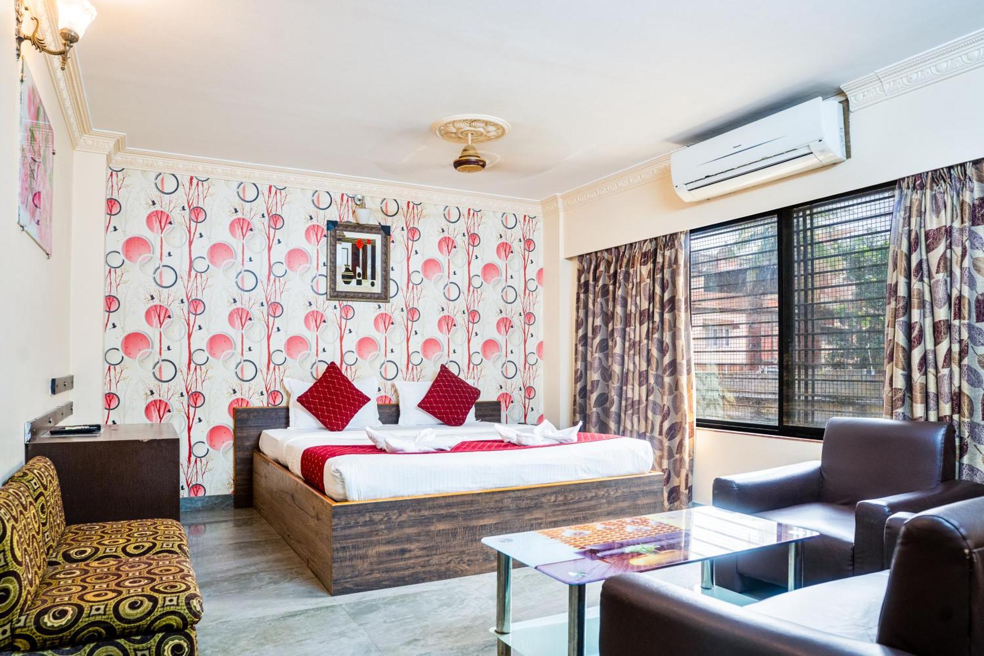 Apples Balaji Inn Сіліґурі Екстер'єр фото
