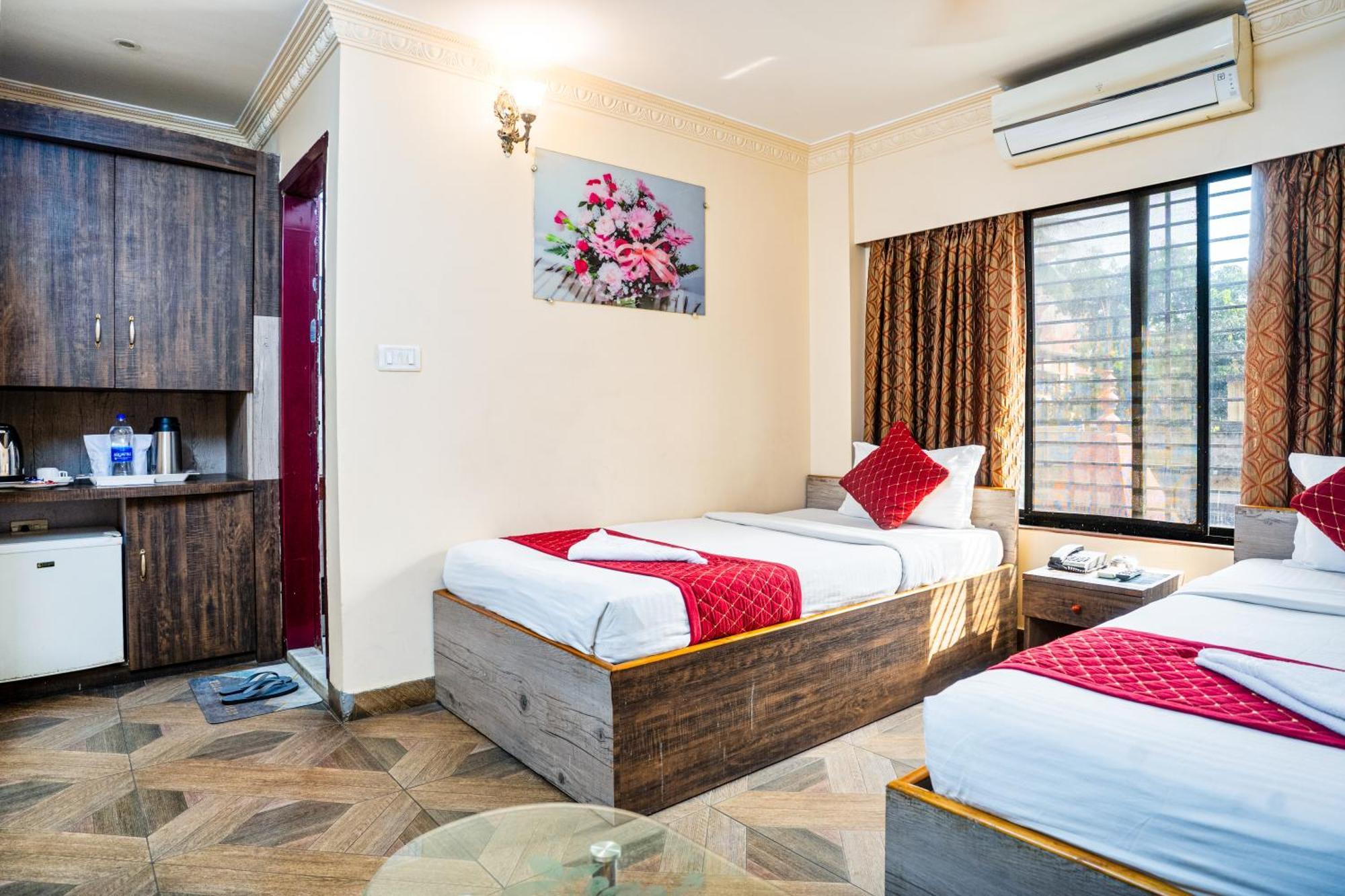 Apples Balaji Inn Сіліґурі Екстер'єр фото