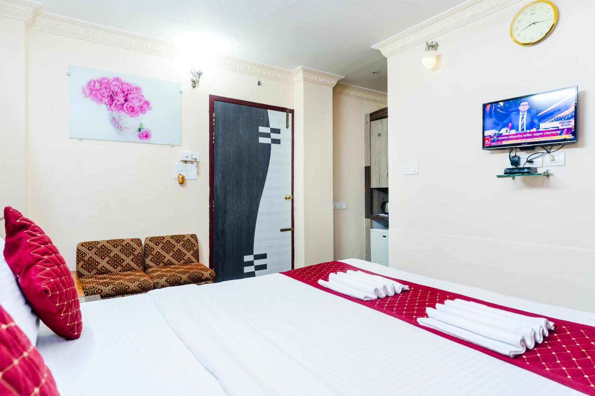 Apples Balaji Inn Сіліґурі Екстер'єр фото