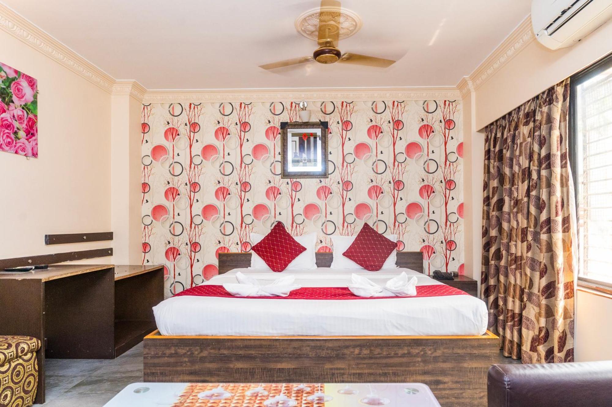 Apples Balaji Inn Сіліґурі Екстер'єр фото