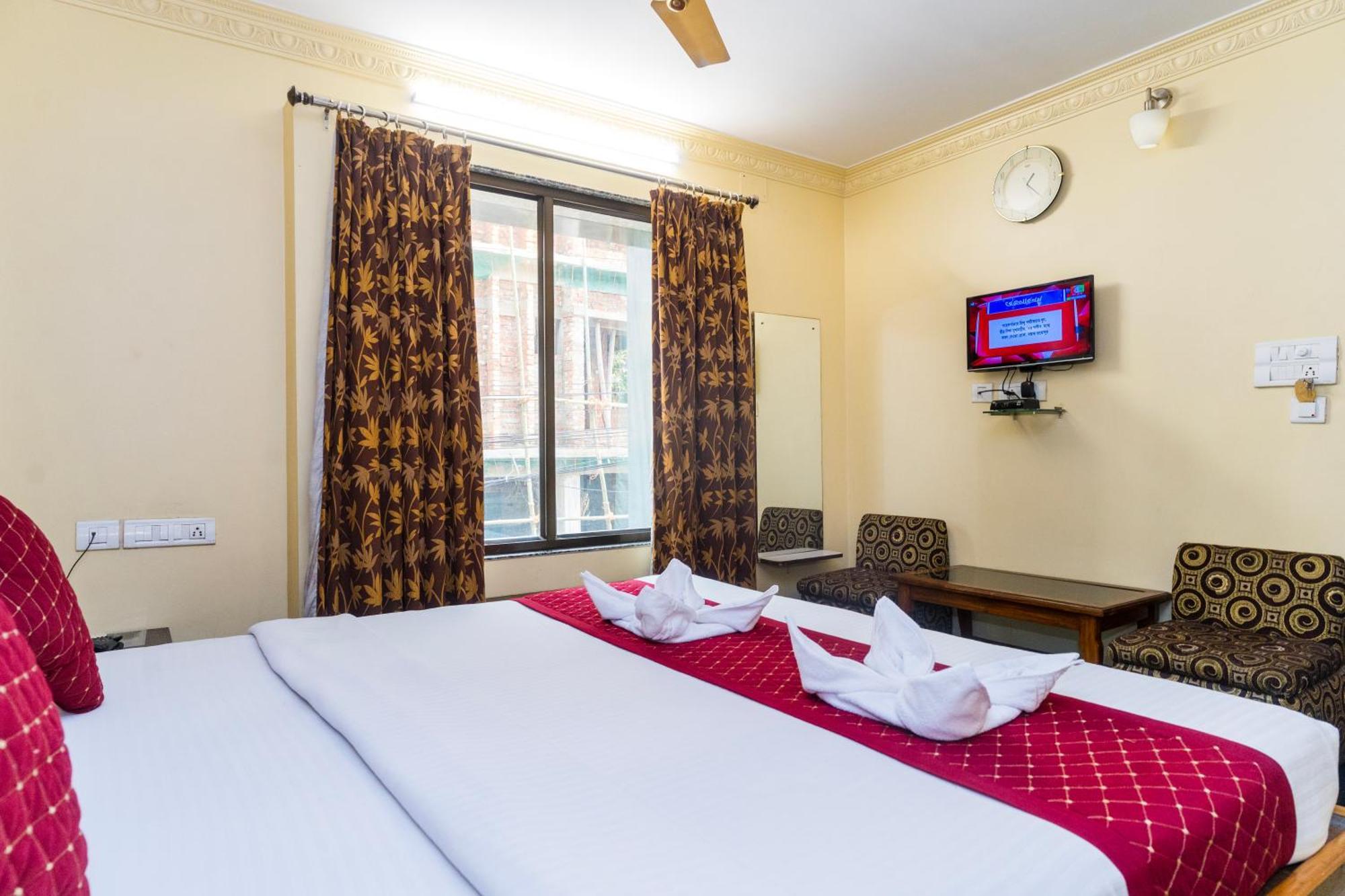 Apples Balaji Inn Сіліґурі Екстер'єр фото