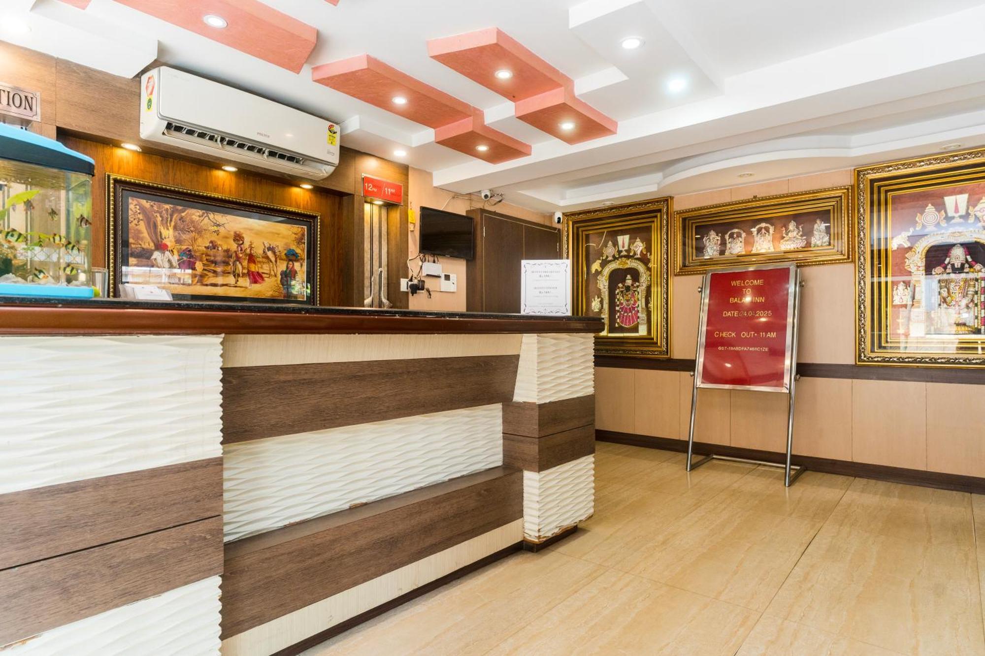 Apples Balaji Inn Сіліґурі Екстер'єр фото